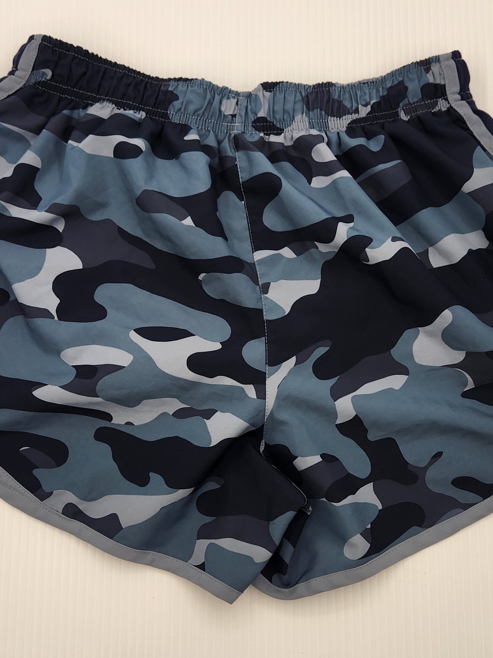 Nike Women’s Blue Camo Athletic Shorts - Picture 5 of 9